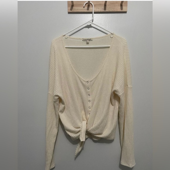 Express cream Waffle long sleeve Tee - Picture 2 of 4